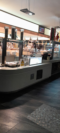 Photo of Wings International Cuisine - 119 Ferensway, Hull HU1 3UW